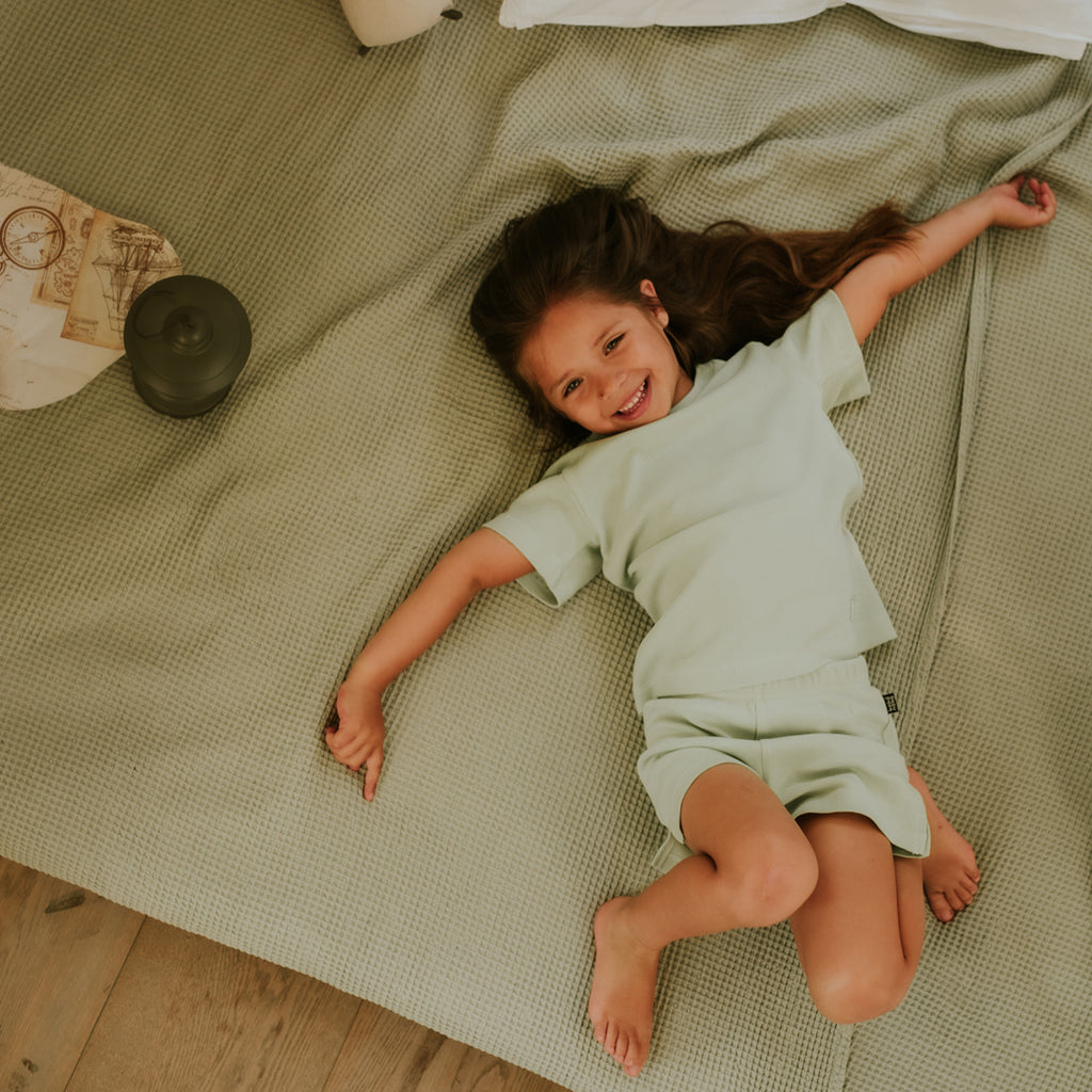 Koko Noko korte Kinderpyjama Unisex| 2-delige Pyjamaset Green | Pre-order