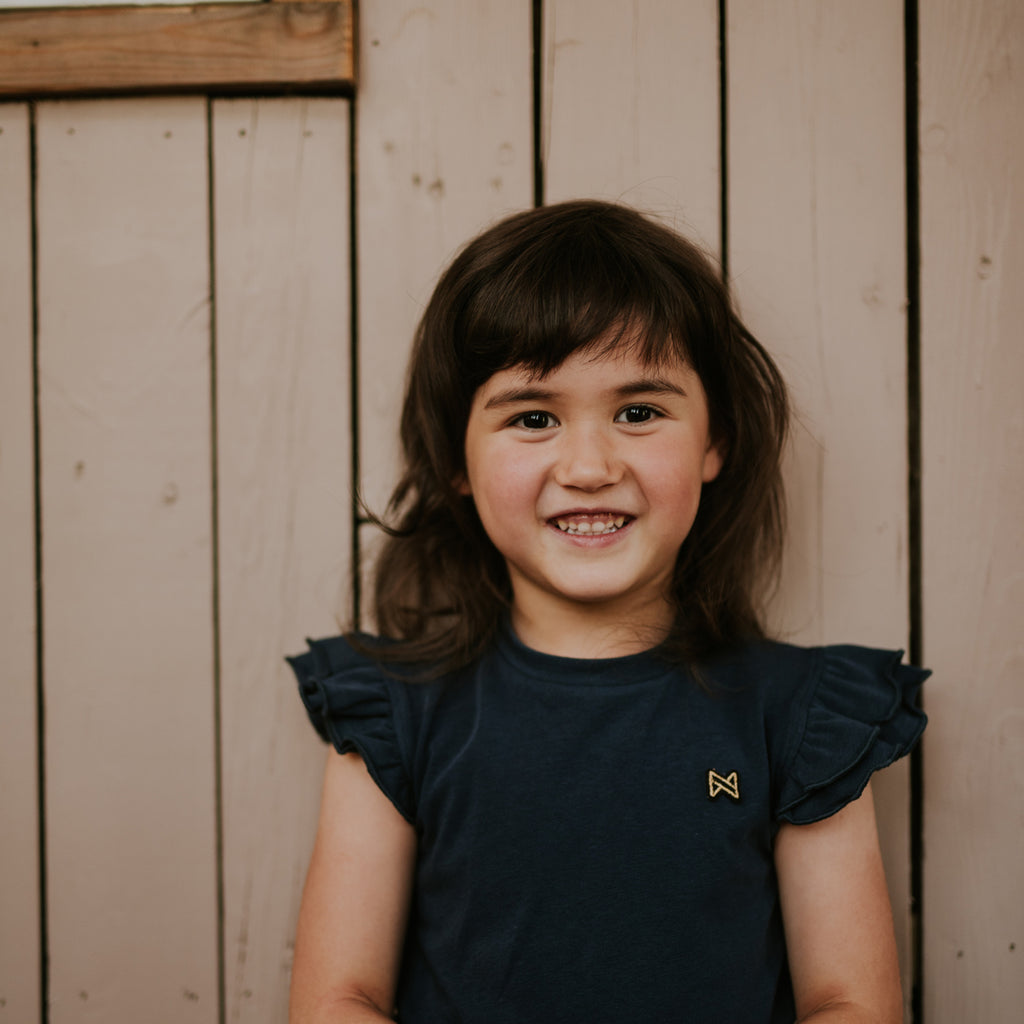 Meisjes T-shirt met Ruffle Mouwen Navy – Pre-order ✨